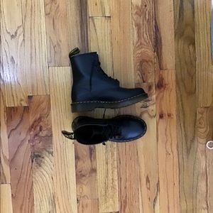 Authentic Original 1460 Dr. Martens - LIKE NEW